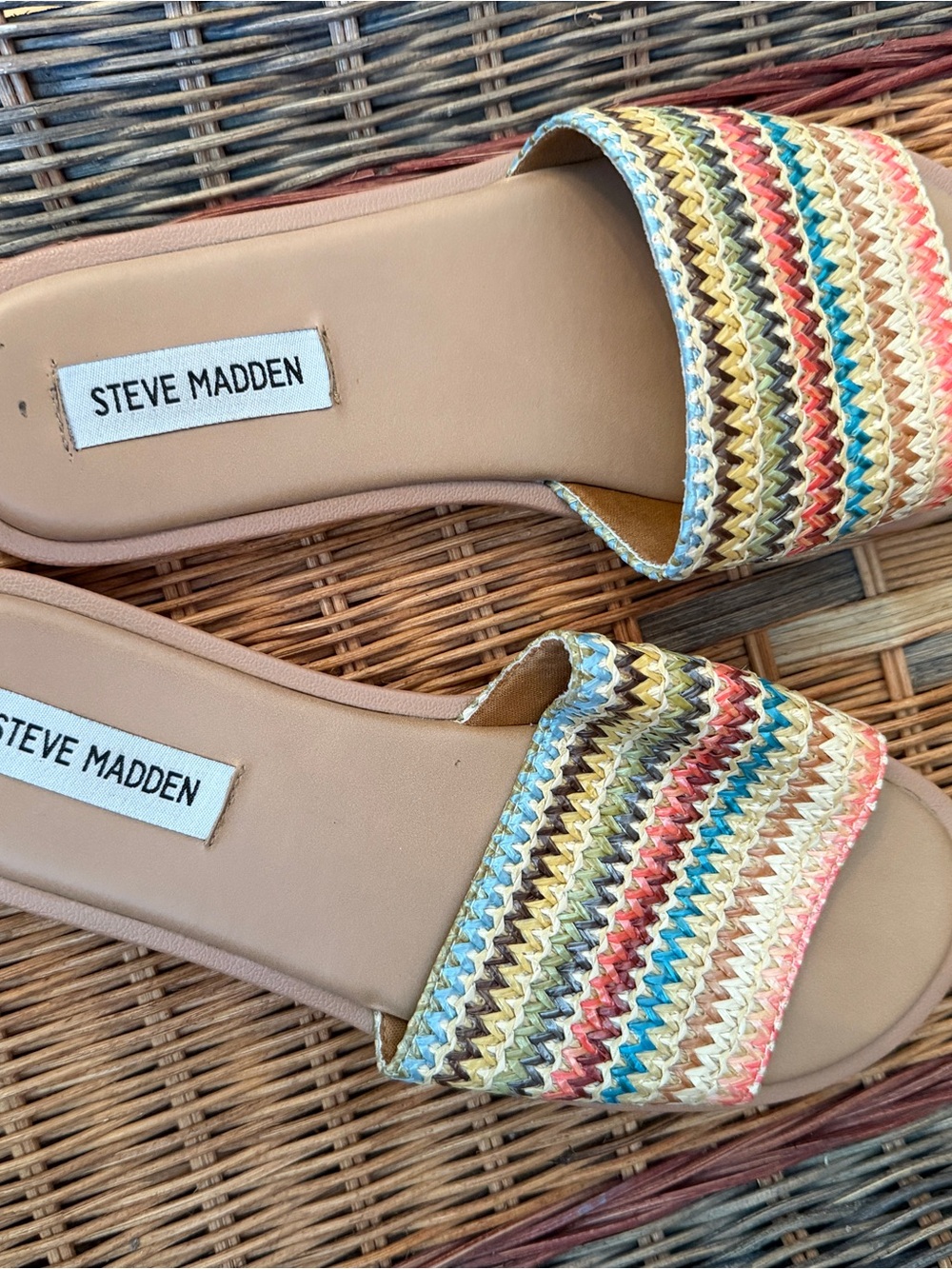 Size 8.5 Steve Madden Multicolor Woven Slide Sandals
